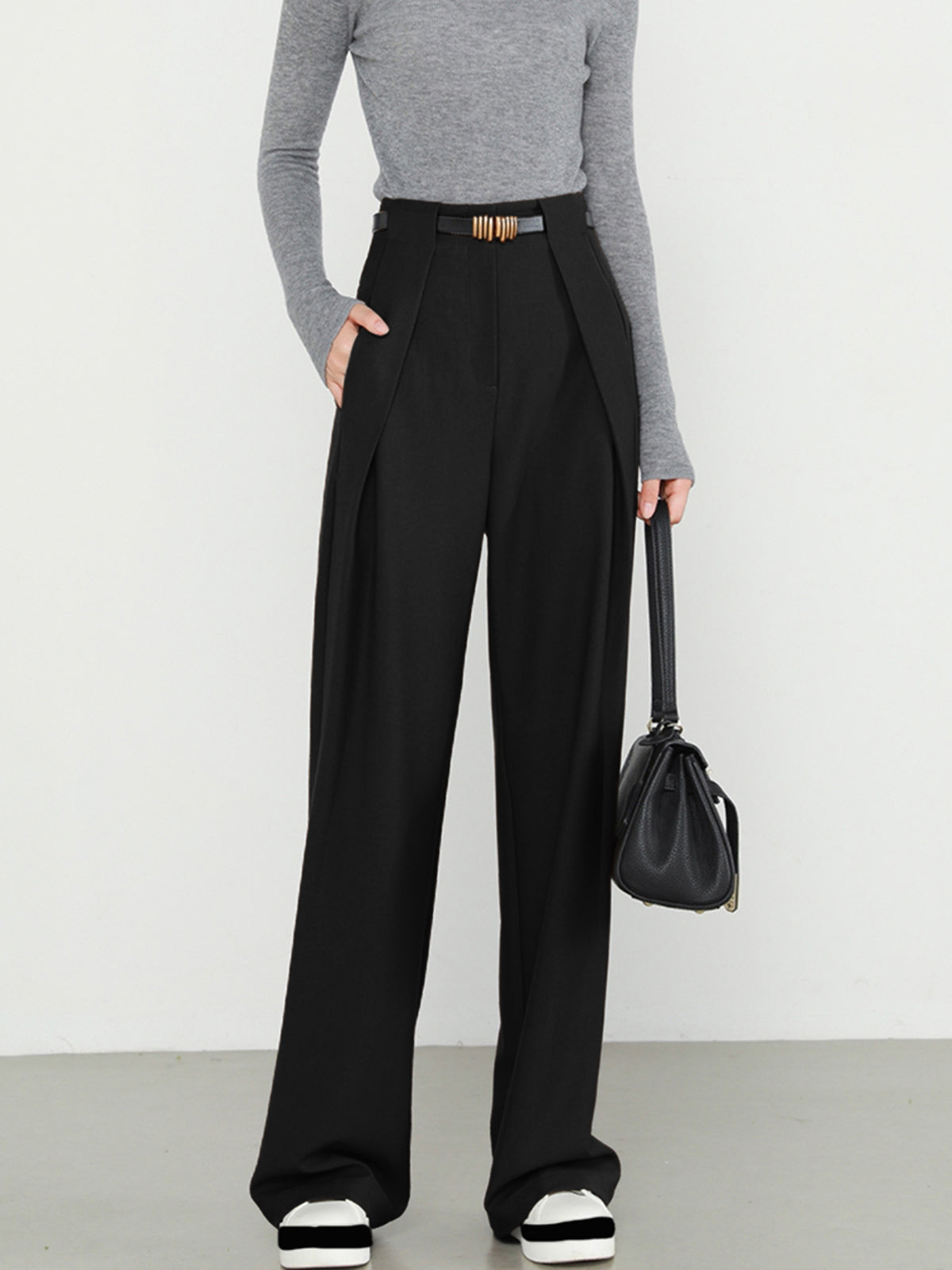 Pantalones rectos con bolsillos lisos