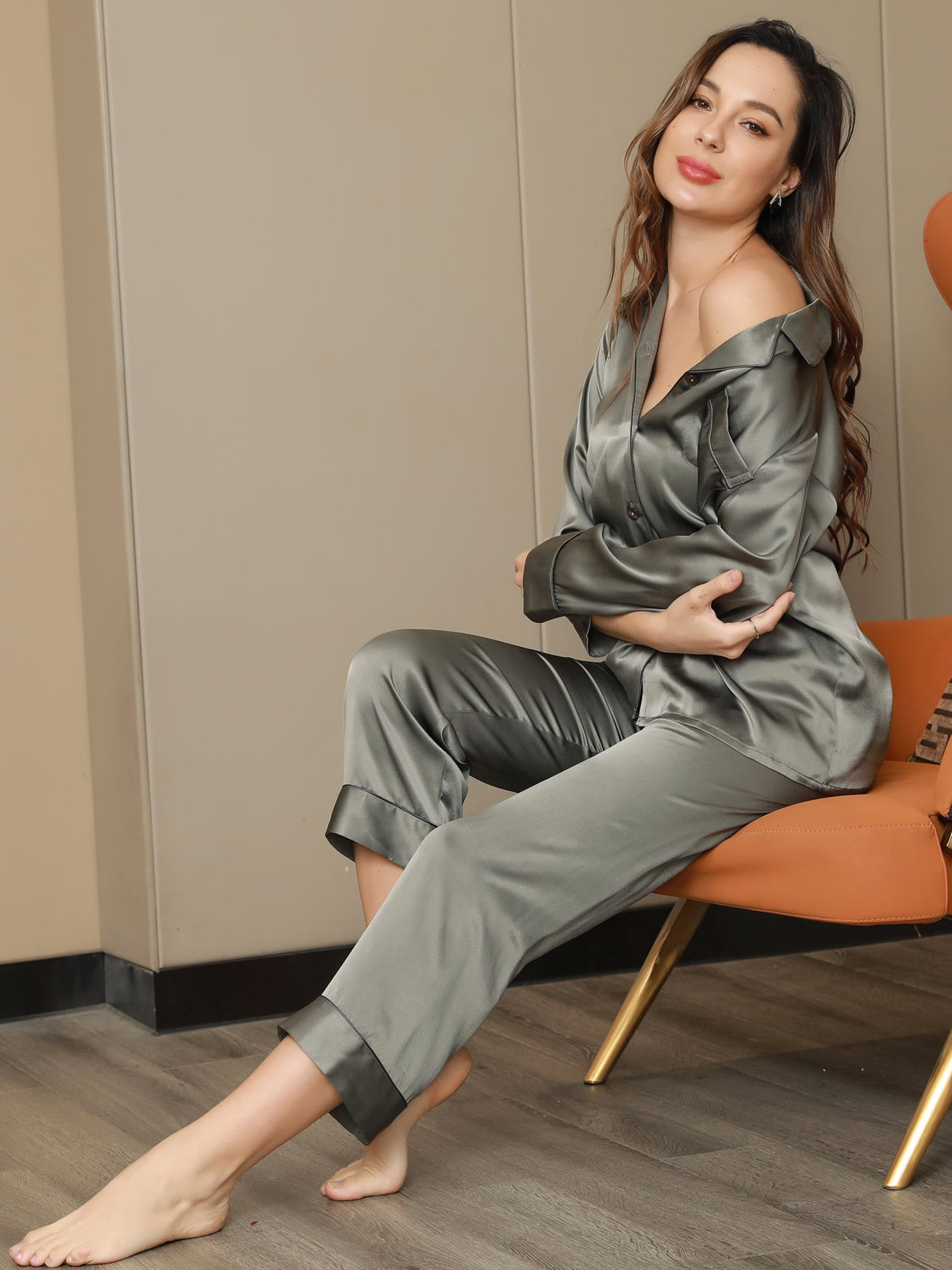 Conjunto de pijama clásico con ribetes de seda pura