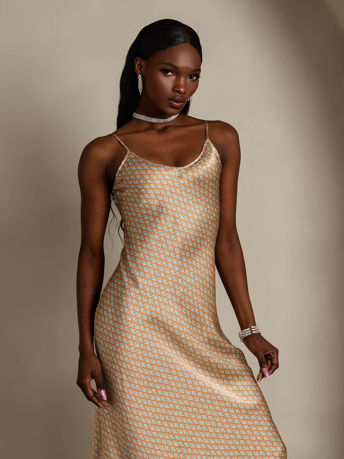 Camisón/vestido largo de seda con tirantes finos
