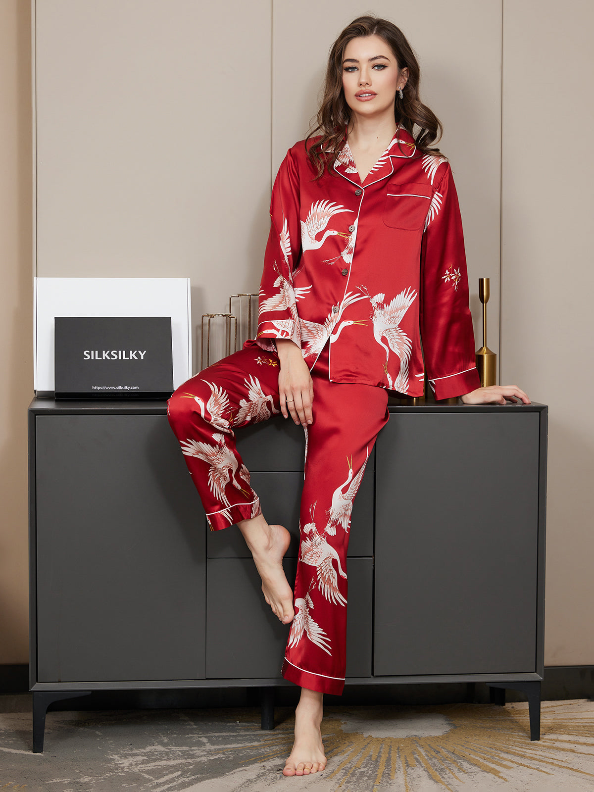 Conjunto de pijama para mujer con ribete clásico estampado de seda pura