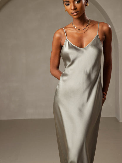 Camisón/vestido largo de seda con tirantes finos