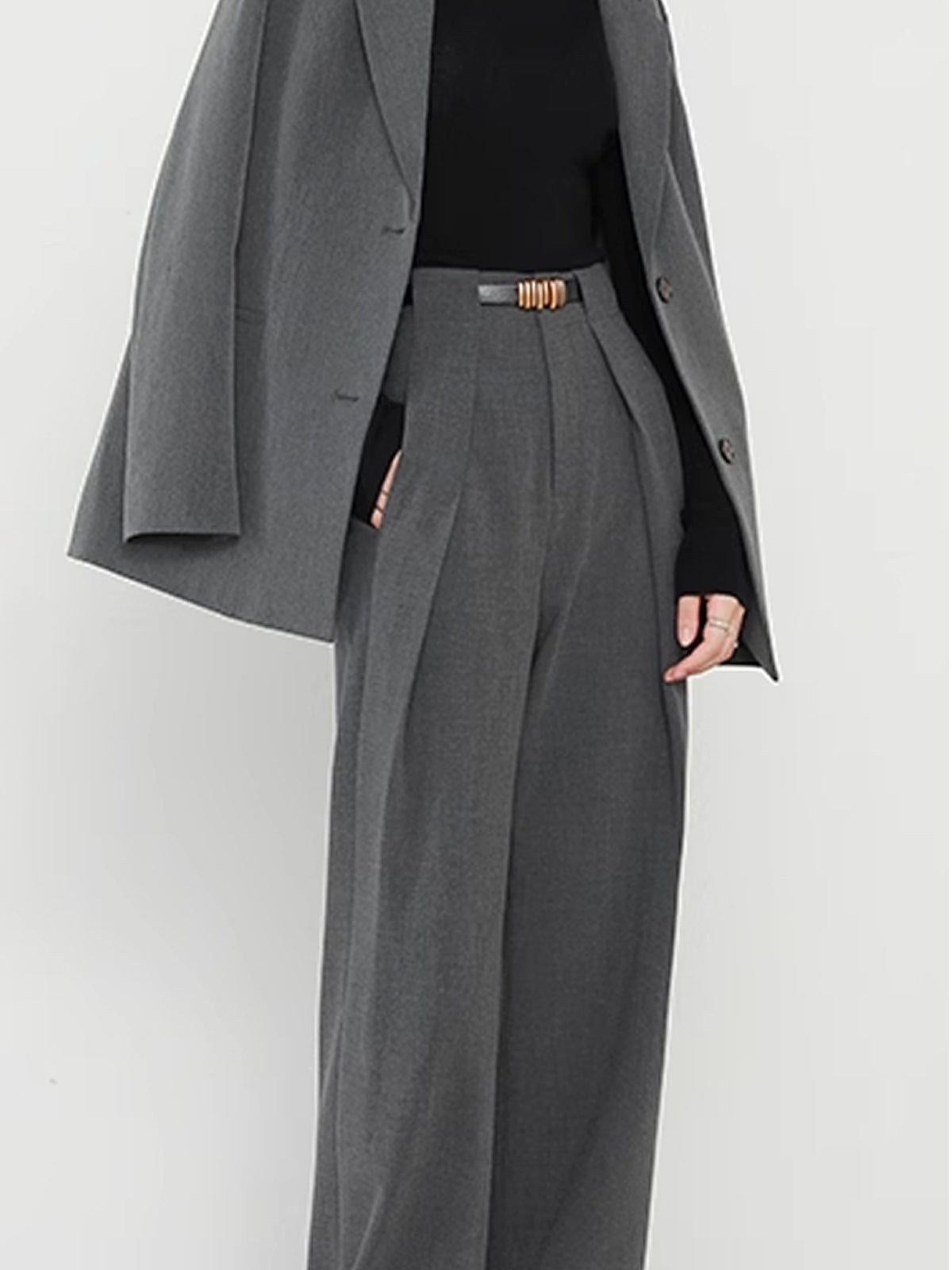 Pantalones rectos con bolsillos lisos