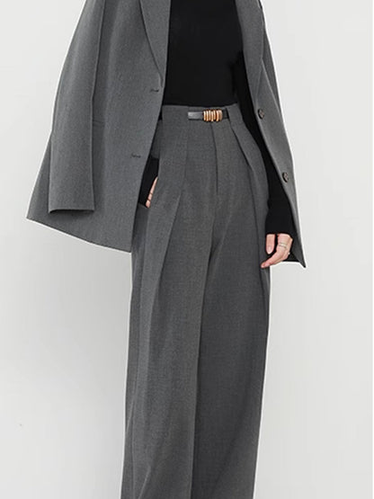 Pantalones rectos con bolsillos lisos