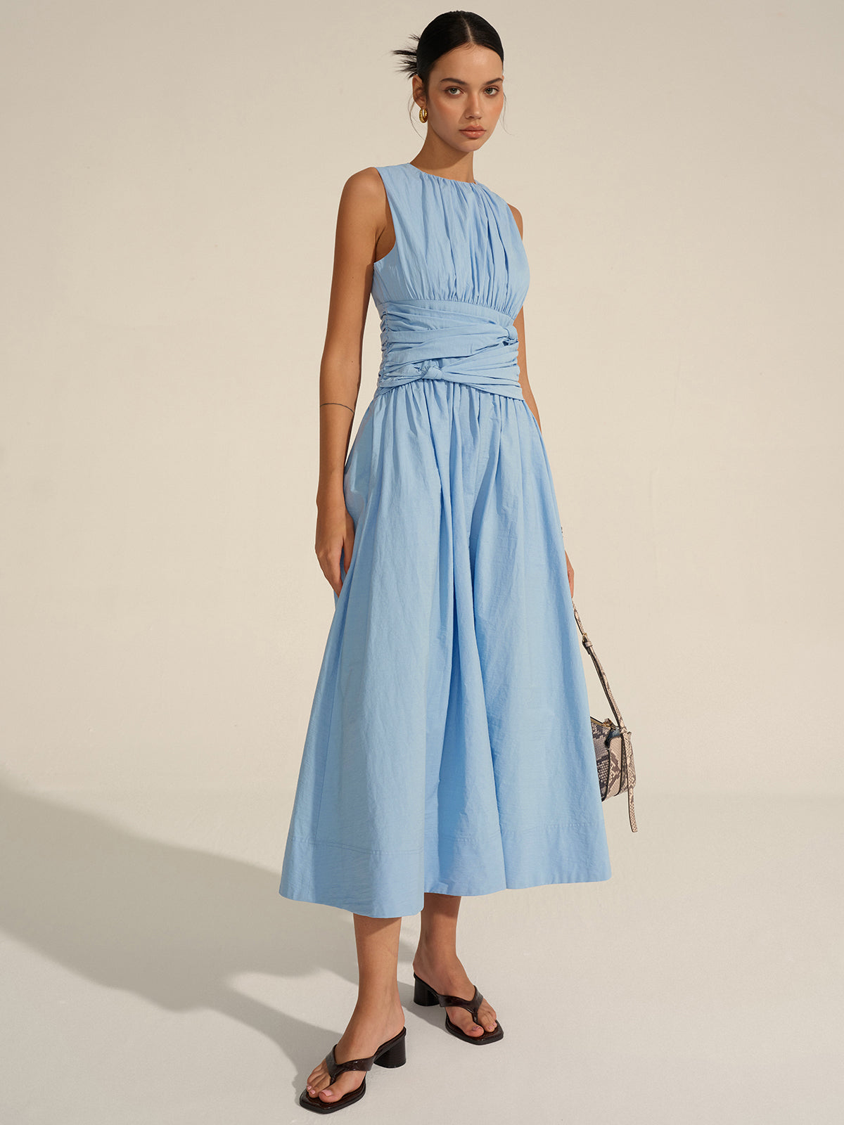 Vestido largo con cintura fruncida
