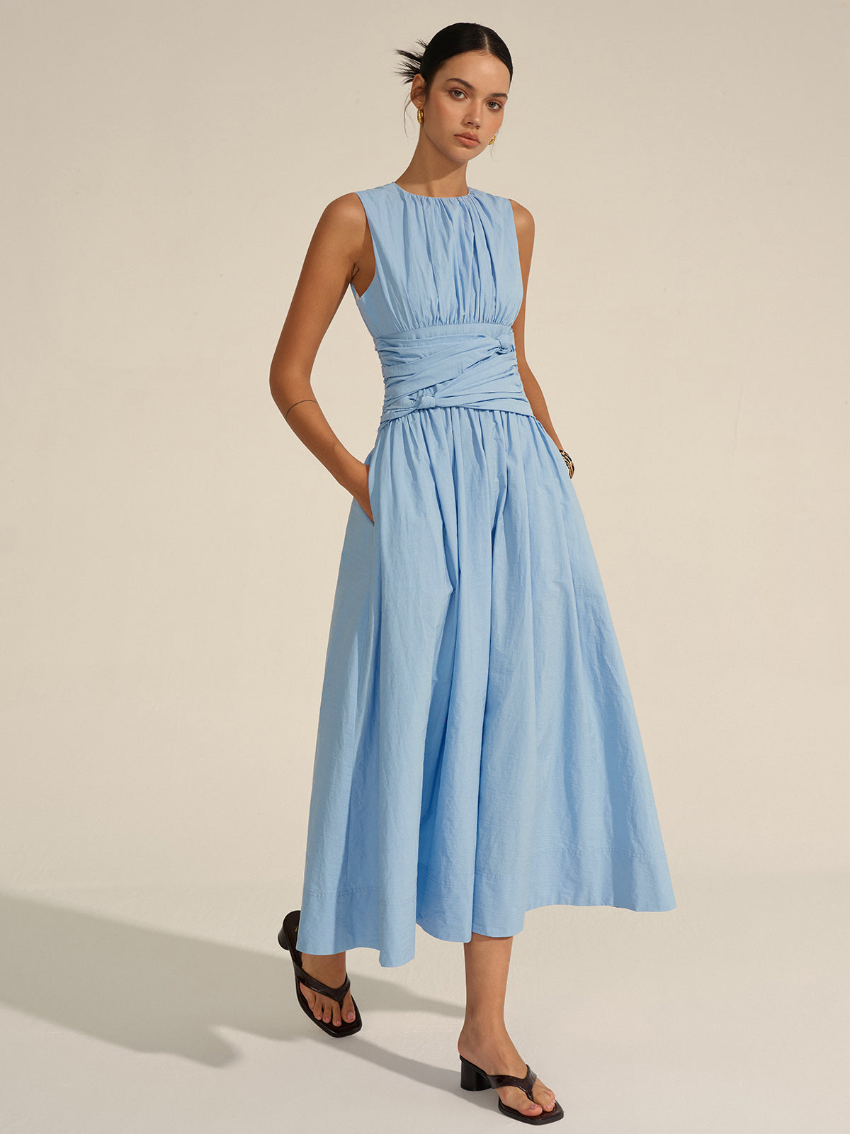 Vestido largo con cintura fruncida