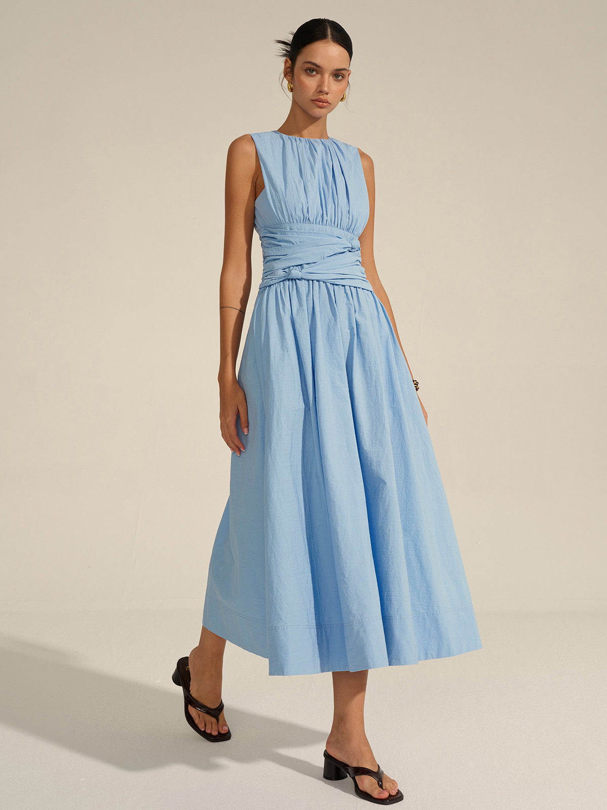 Vestido largo con cintura fruncida