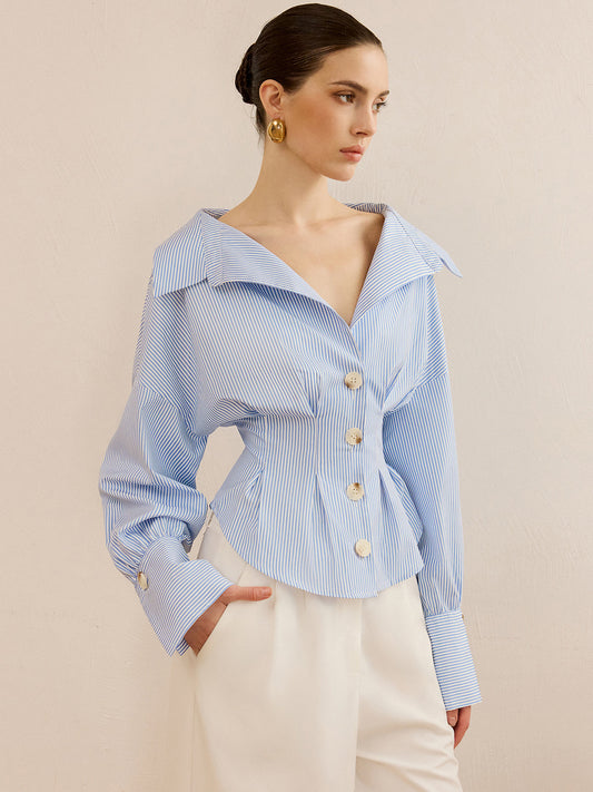 Camisa de cuello a rayas con diseño que ajusta la cintura