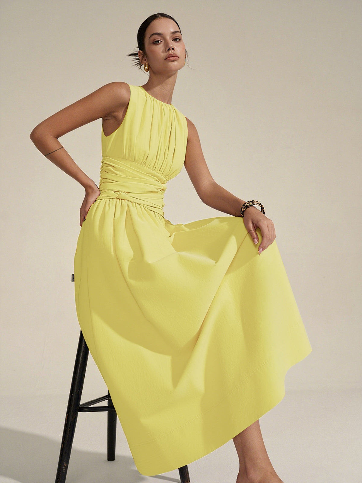 Vestido largo con cintura fruncida